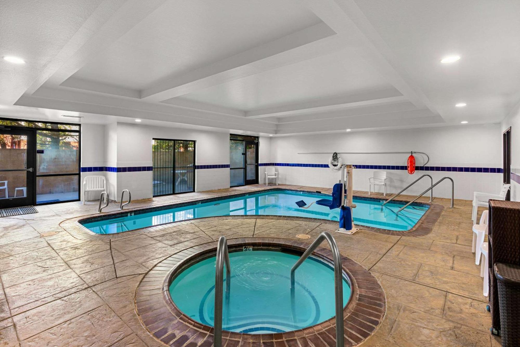 Comfort Suites Vacaville-Napa Valley Area מראה חיצוני תמונה