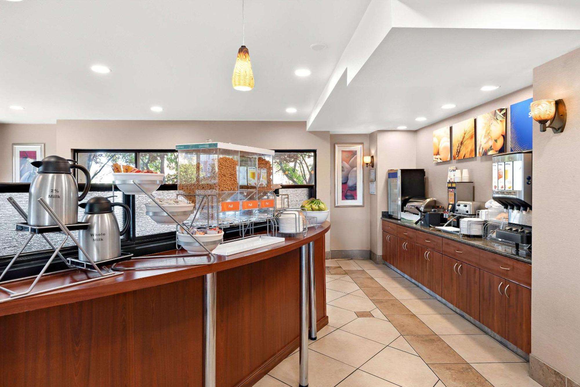 Comfort Suites Vacaville-Napa Valley Area מראה חיצוני תמונה