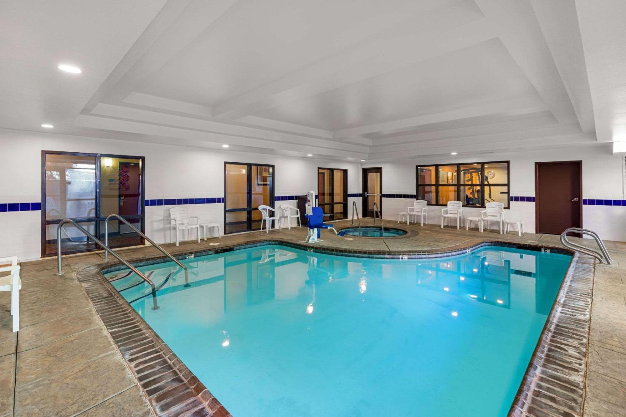 Comfort Suites Vacaville-Napa Valley Area מראה חיצוני תמונה