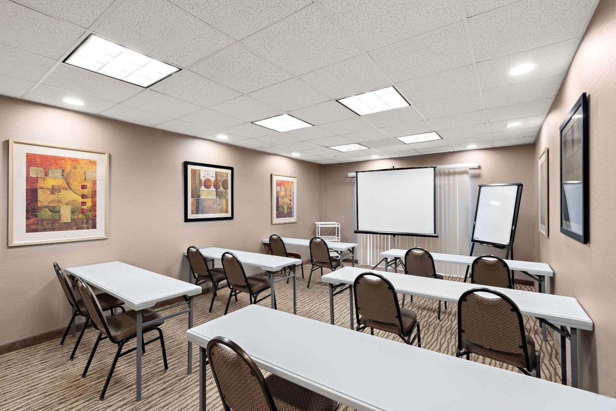 Comfort Suites Vacaville-Napa Valley Area מראה חיצוני תמונה