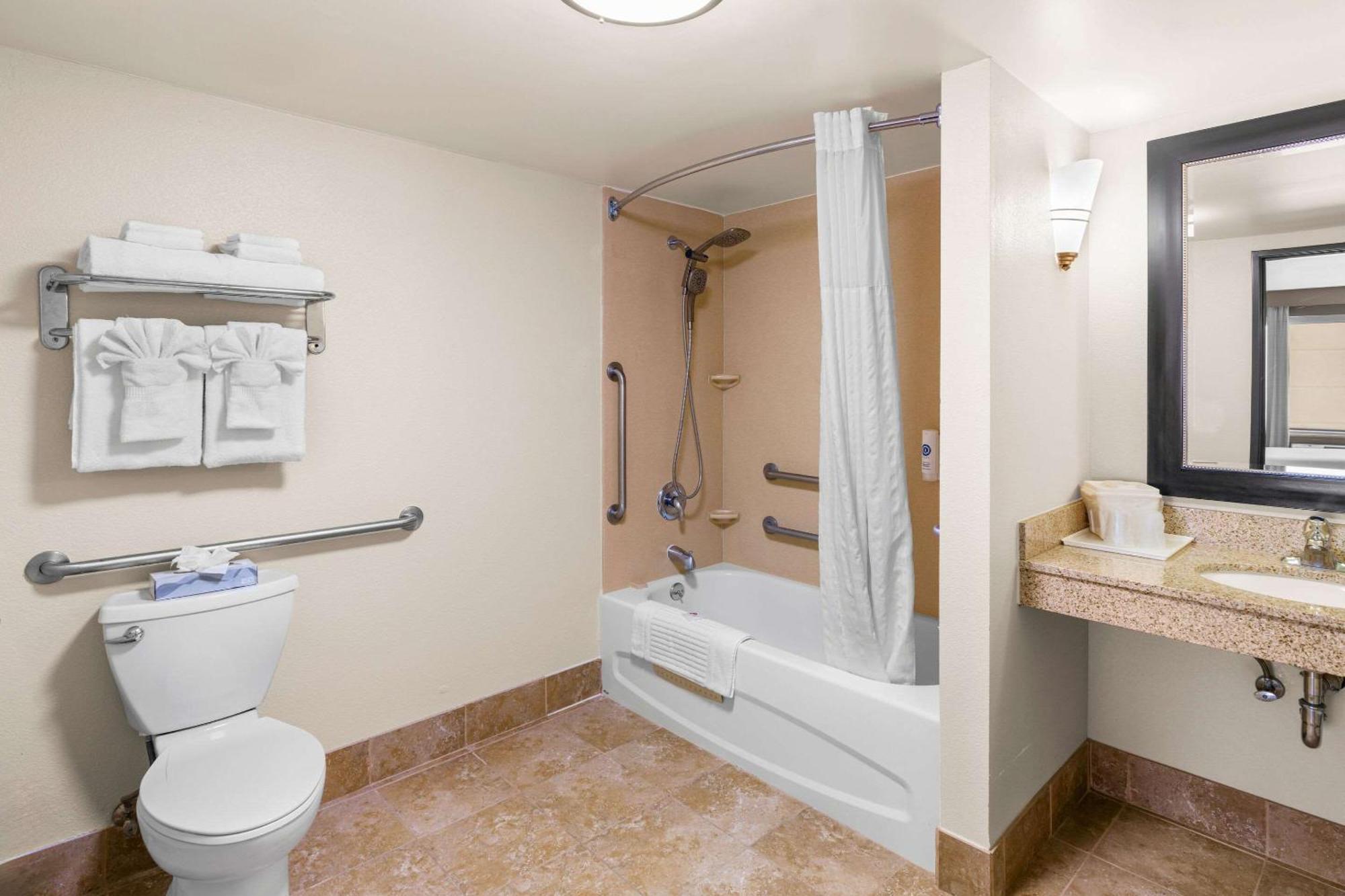 Comfort Suites Vacaville-Napa Valley Area מראה חיצוני תמונה