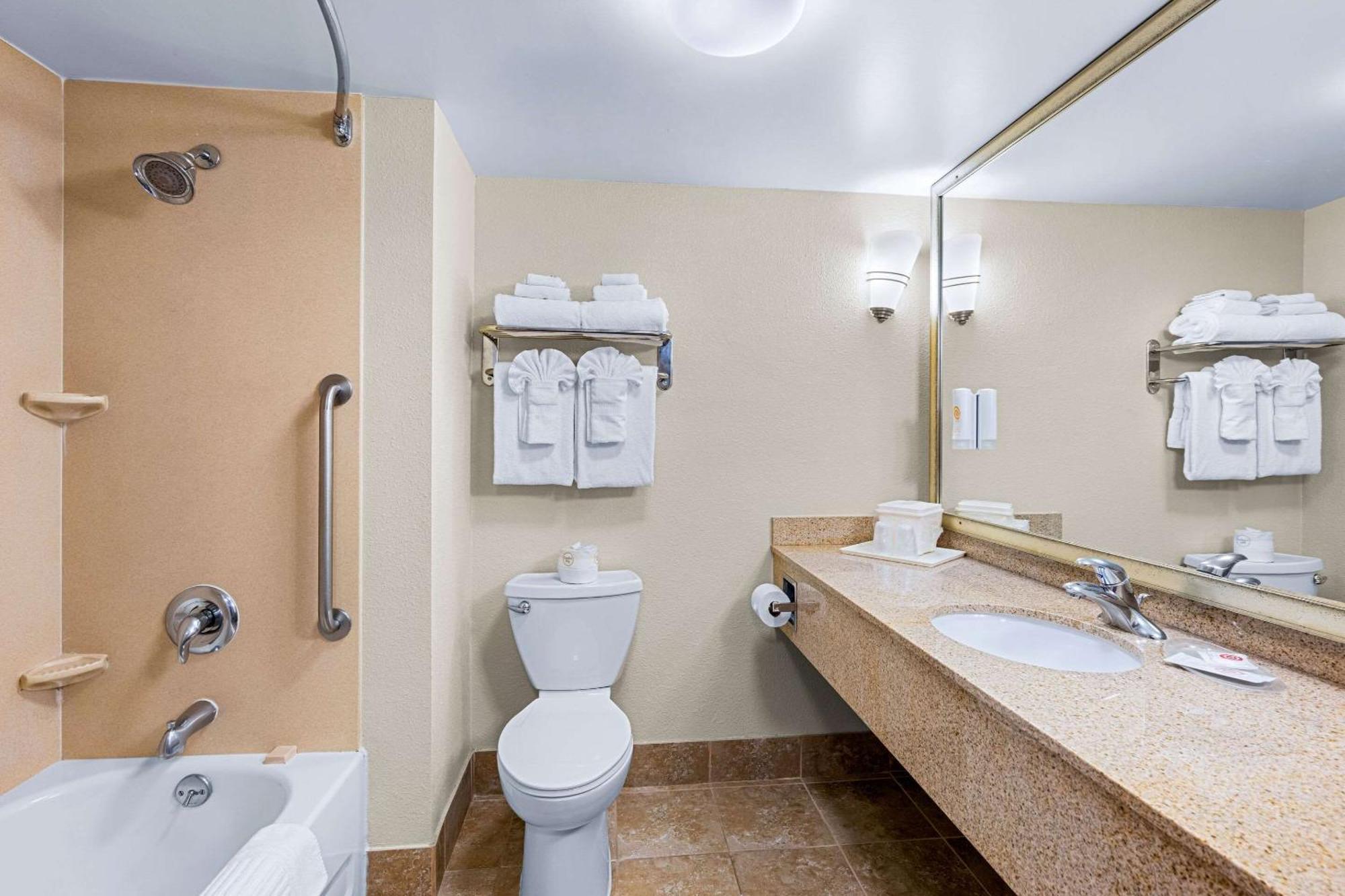 Comfort Suites Vacaville-Napa Valley Area מראה חיצוני תמונה