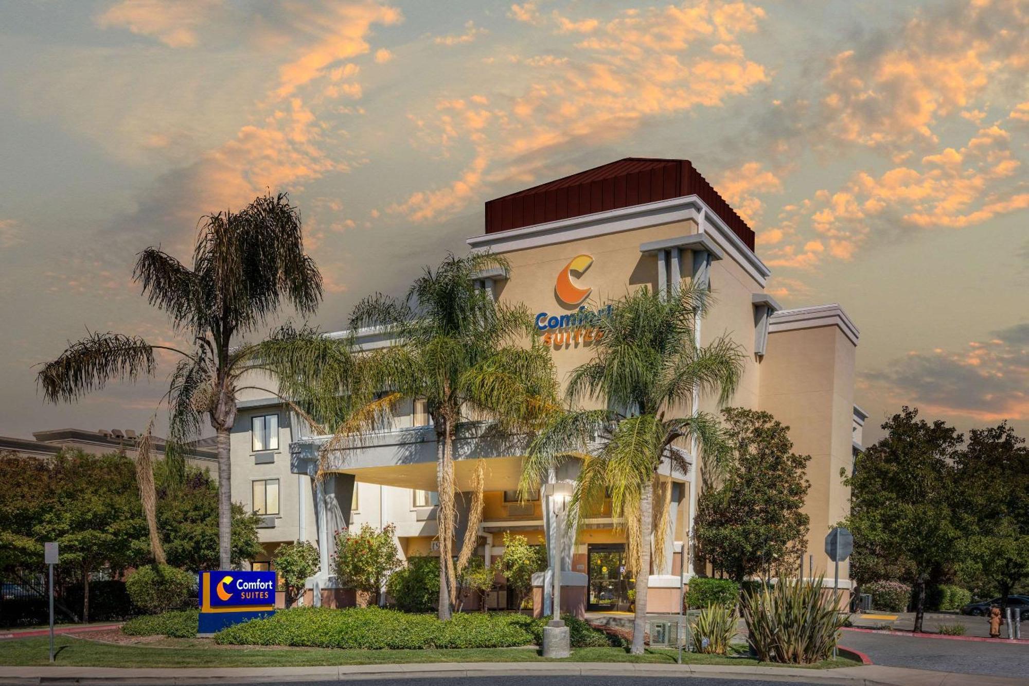 Comfort Suites Vacaville-Napa Valley Area מראה חיצוני תמונה