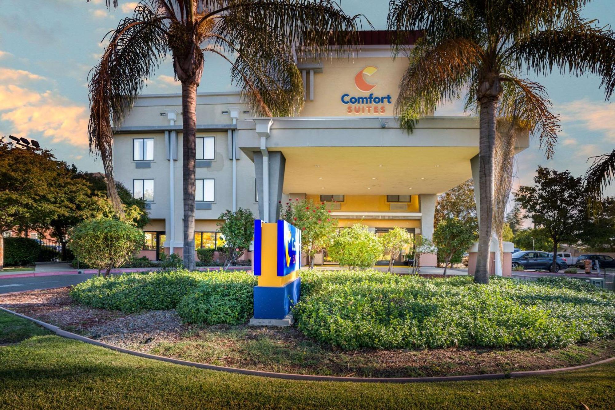 Comfort Suites Vacaville-Napa Valley Area מראה חיצוני תמונה