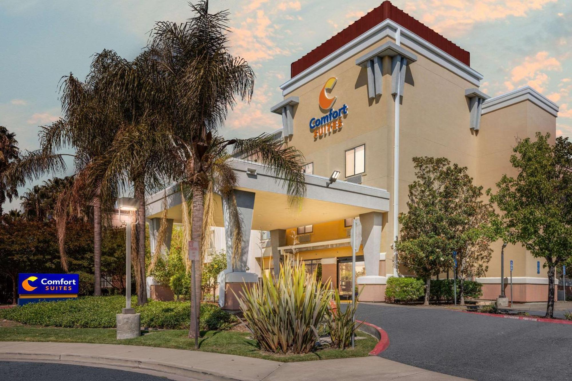 Comfort Suites Vacaville-Napa Valley Area מראה חיצוני תמונה