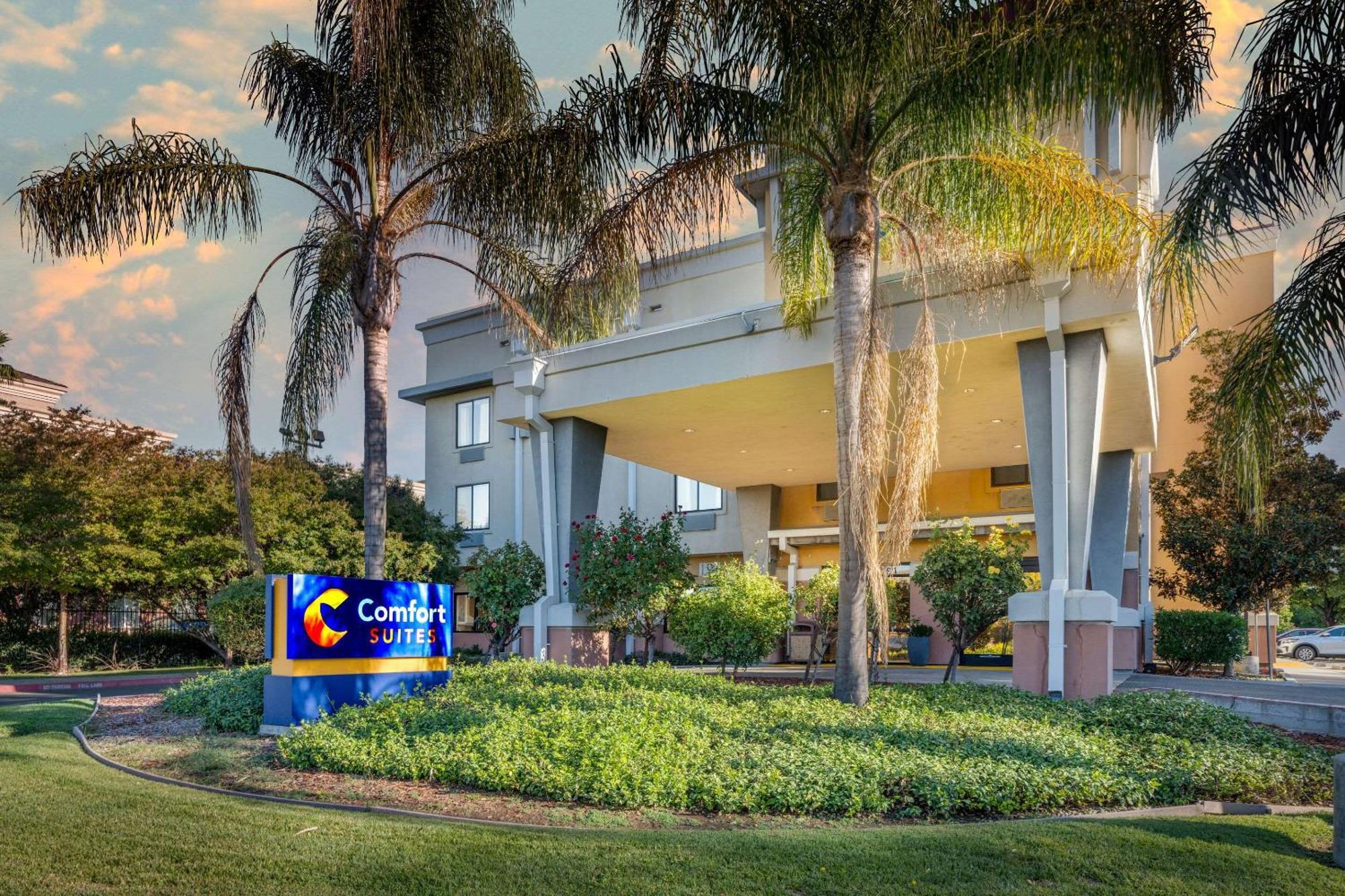Comfort Suites Vacaville-Napa Valley Area מראה חיצוני תמונה